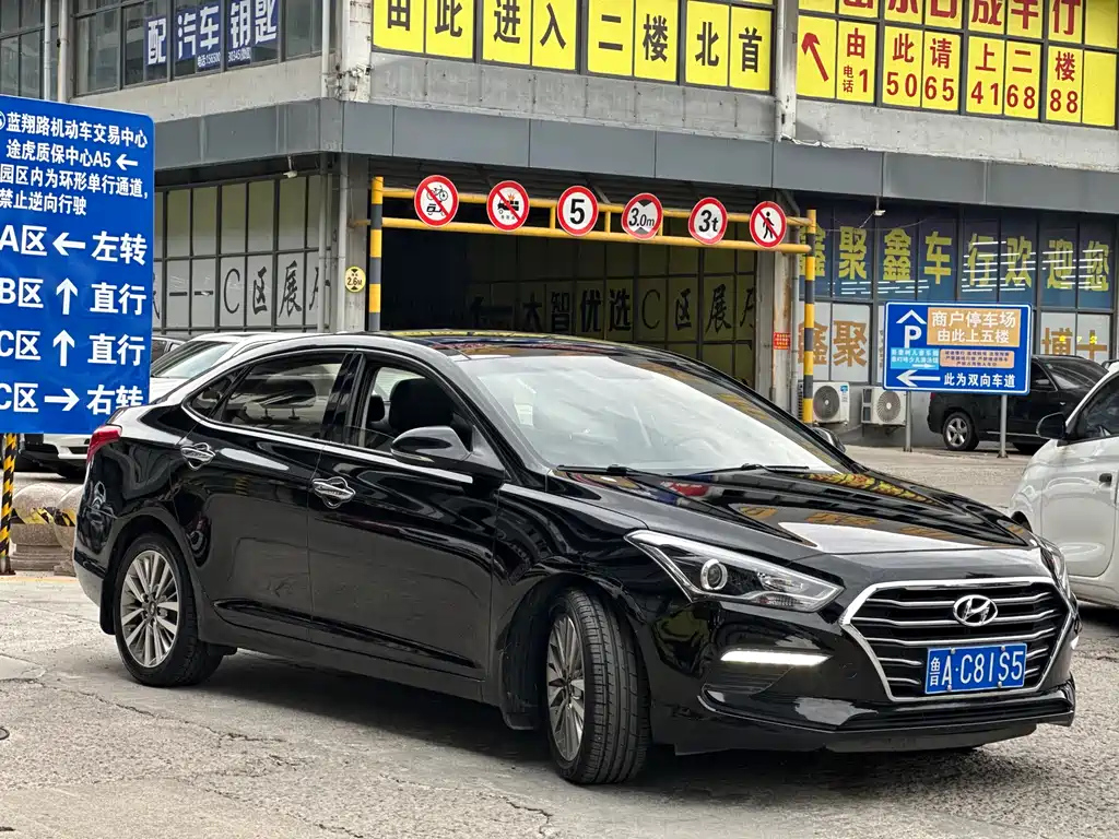 HYUNDAI MISTRA 2017