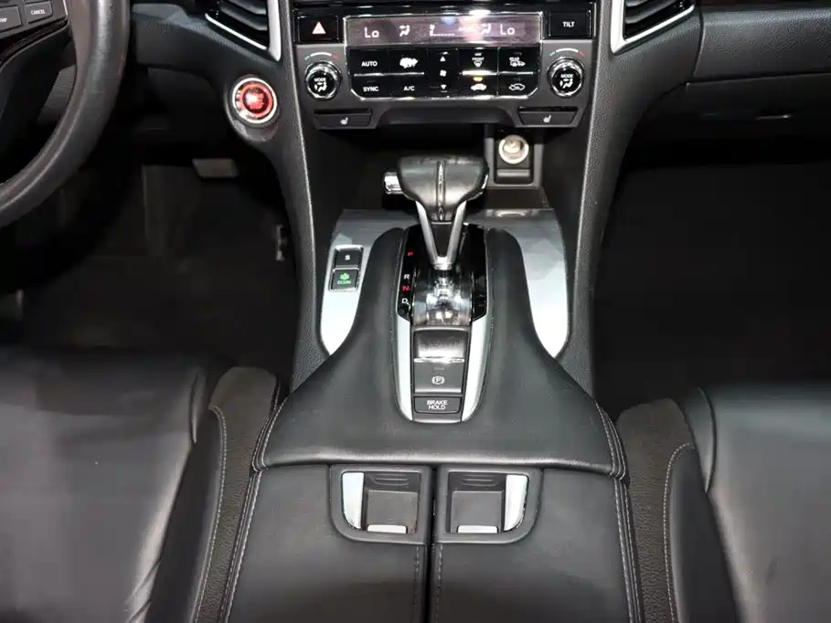 HONDA AVANCIER 2017