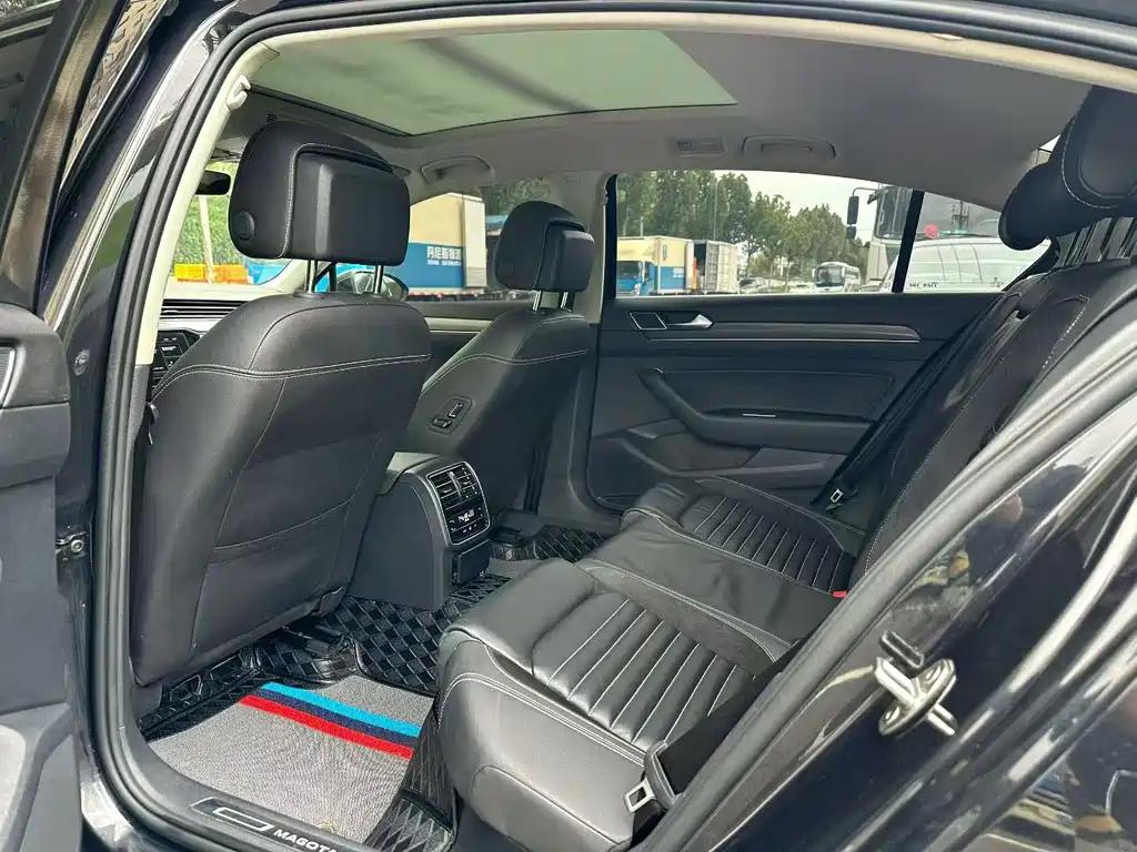 VOLKSWAGEN MAGOTAN 2020