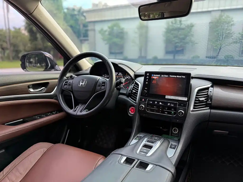 HONDA AVANCIER 2017