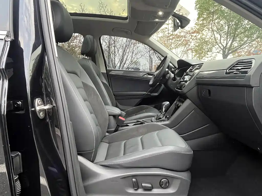 VOLKSWAGEN TIGUAN L 2021