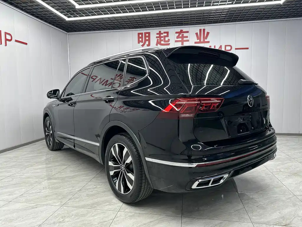 VOLKSWAGEN TIGUAN L 2021