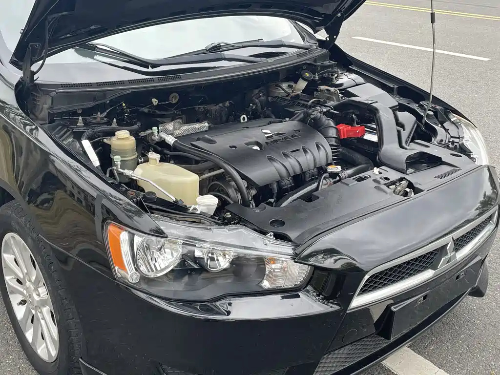 MITSUBISHI LANCER EX 2013