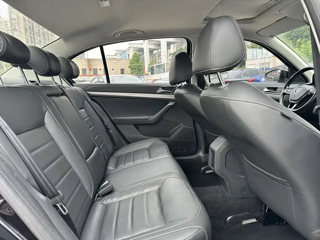 VOLKSWAGEN LAVIDA 2018