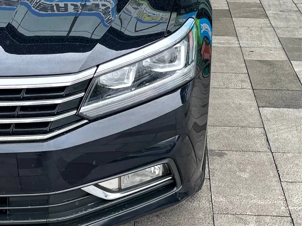 VOLKSWAGEN PASSAT 2017