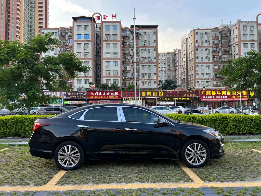 HYUNDAI MISTRA 2017