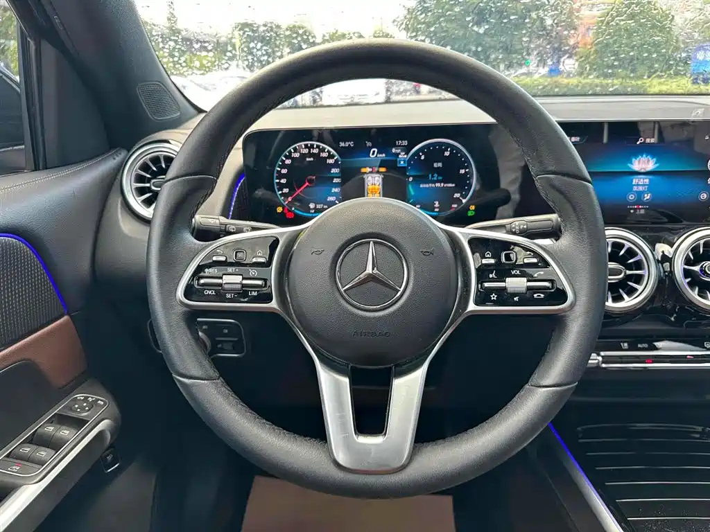 MERCEDES BENZ GLB 2023