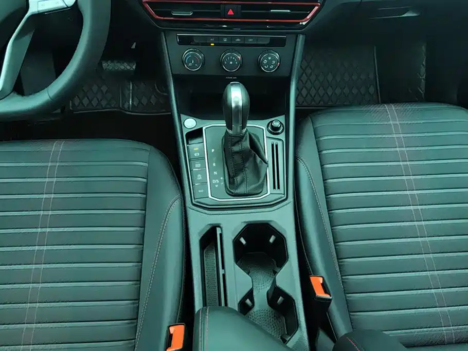 VOLKSWAGEN LAVIDA 2024