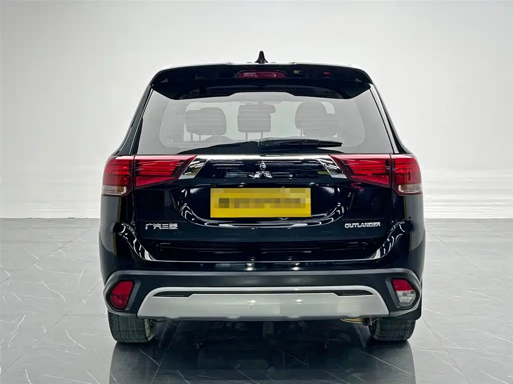 MITSUBISHI OUTLANDER 2020