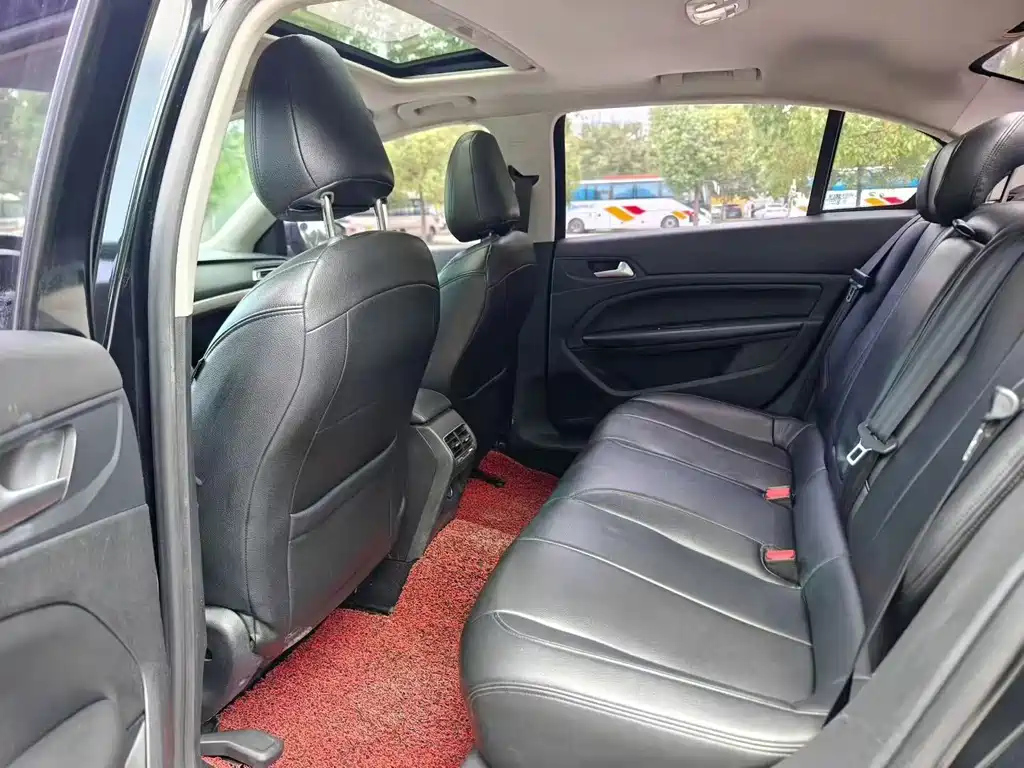 PEUGEOT 408 2016