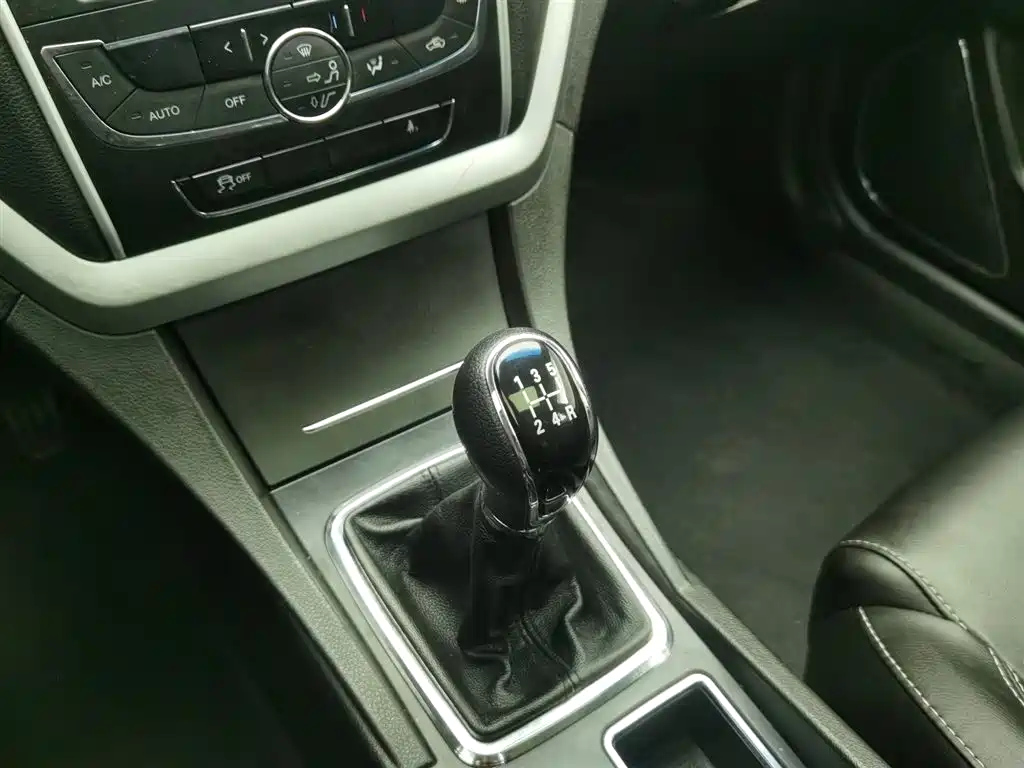 GEELY AUTO EMGRAND 2016