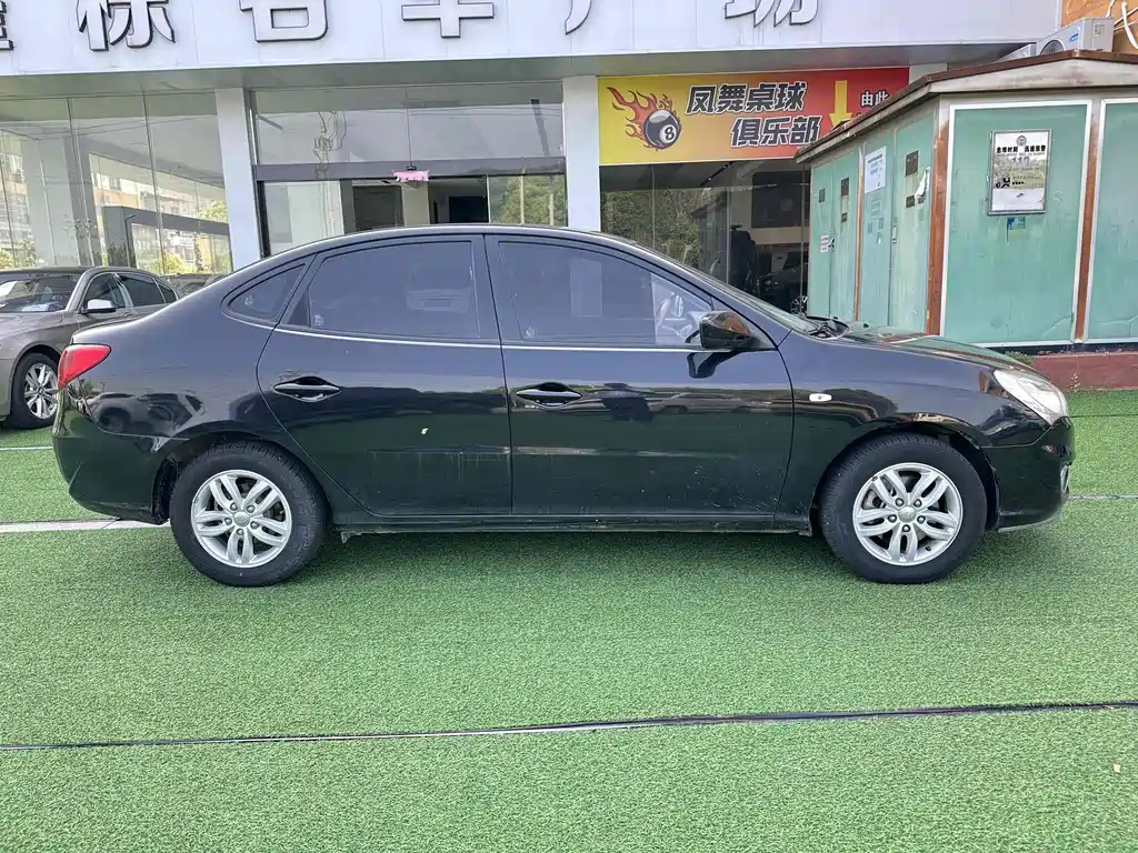 HYUNDAI CELESTA 2011