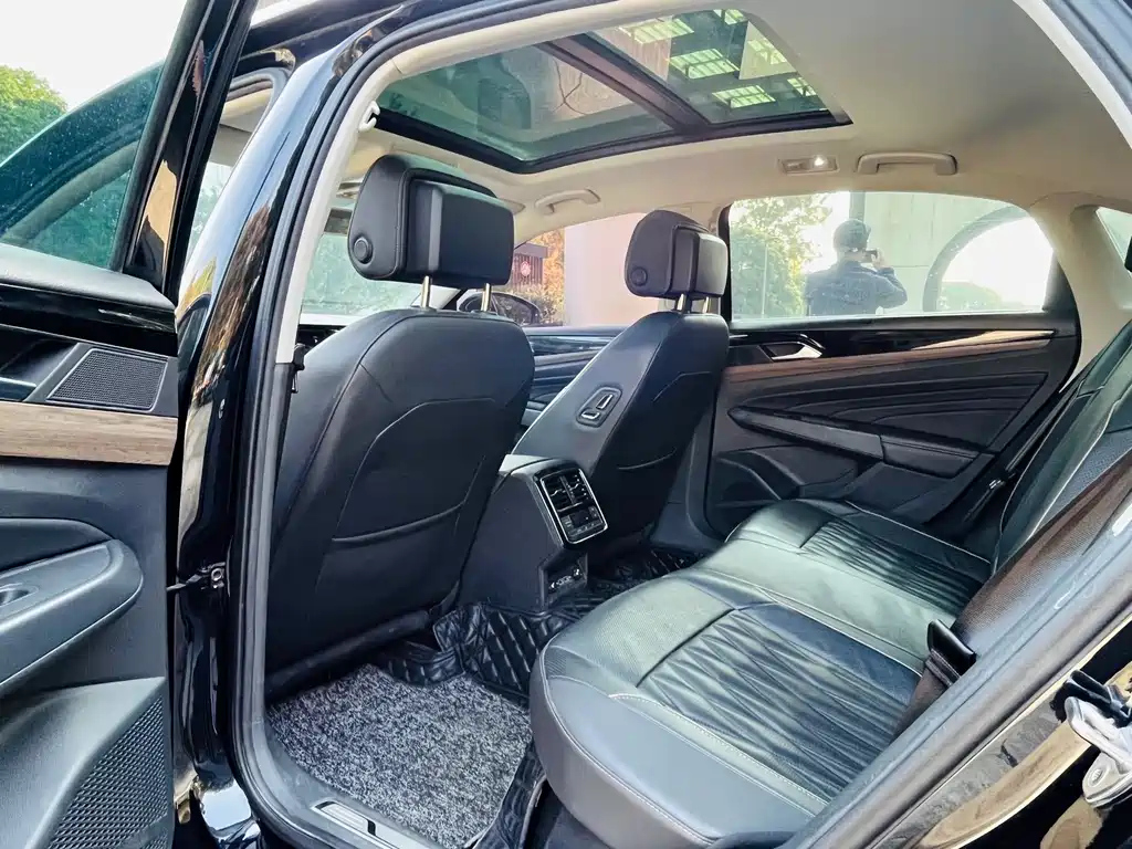 VOLKSWAGEN PASSAT 2019