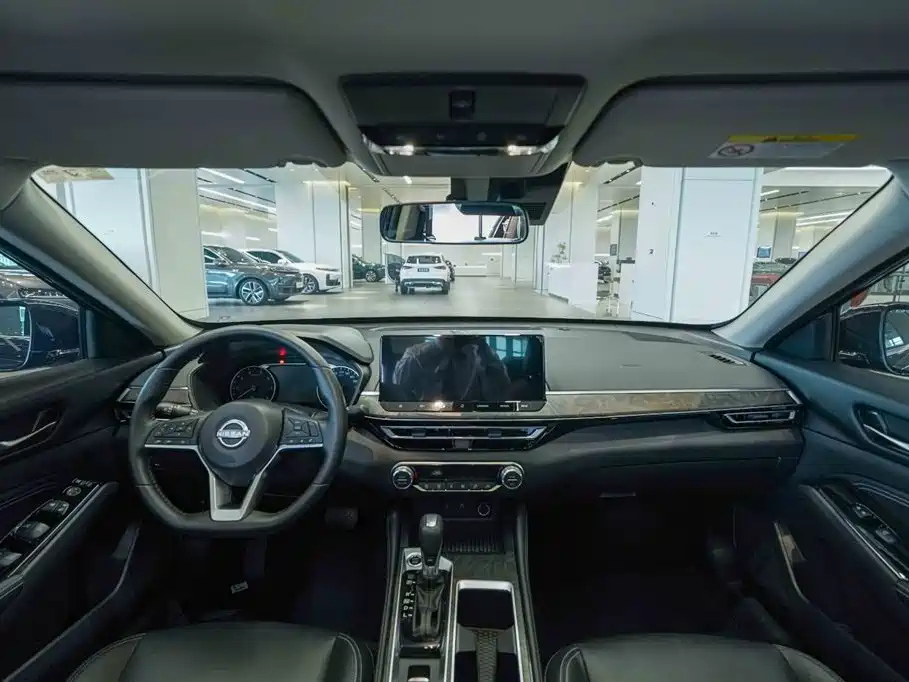 NISSAN TEANA 2024