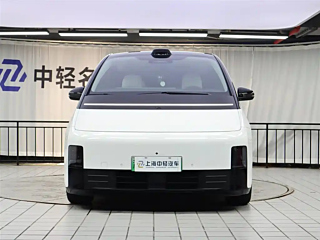 LI AUTO MEGA  2024