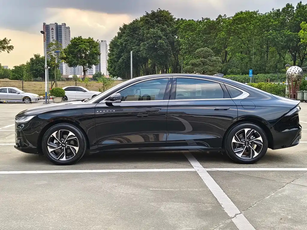 LINCOLN Z 2022