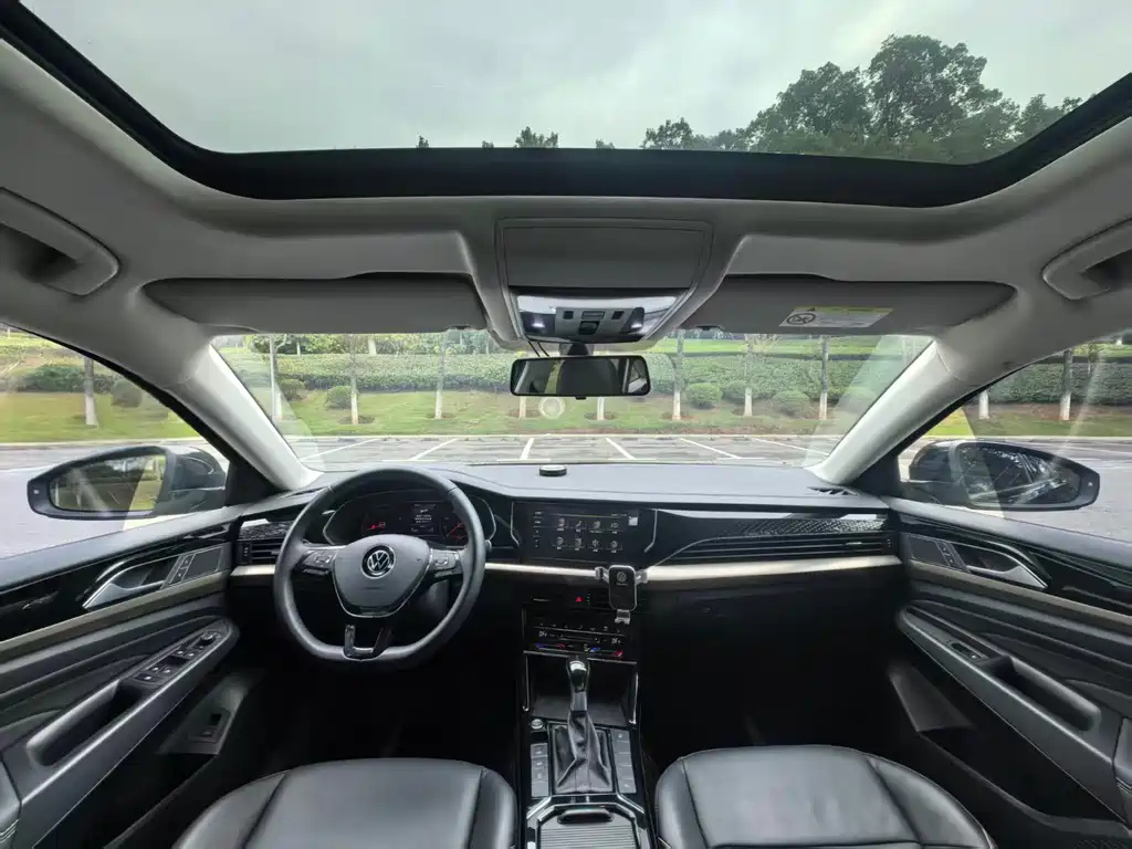 VOLKSWAGEN PASSAT 2021