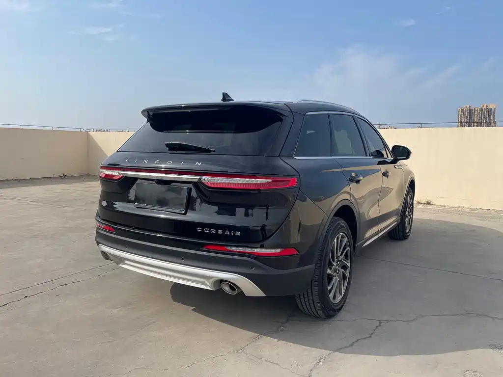 LINCOLN ADVENTURER 2020