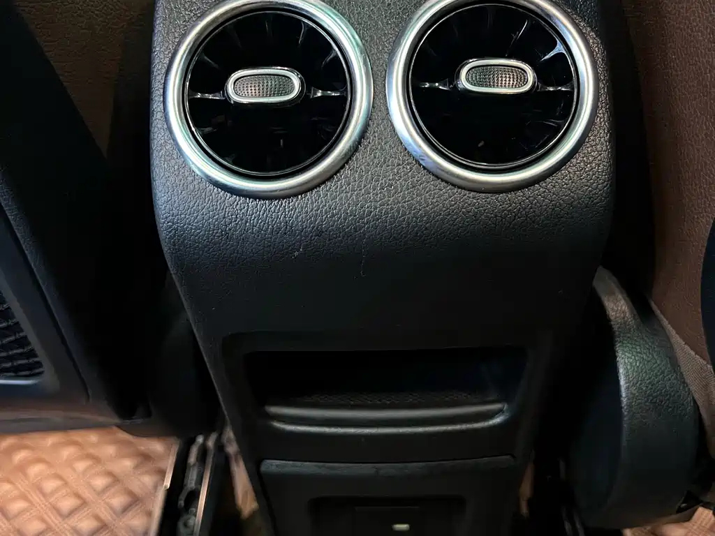 MERCEDES BENZ GLB 2021