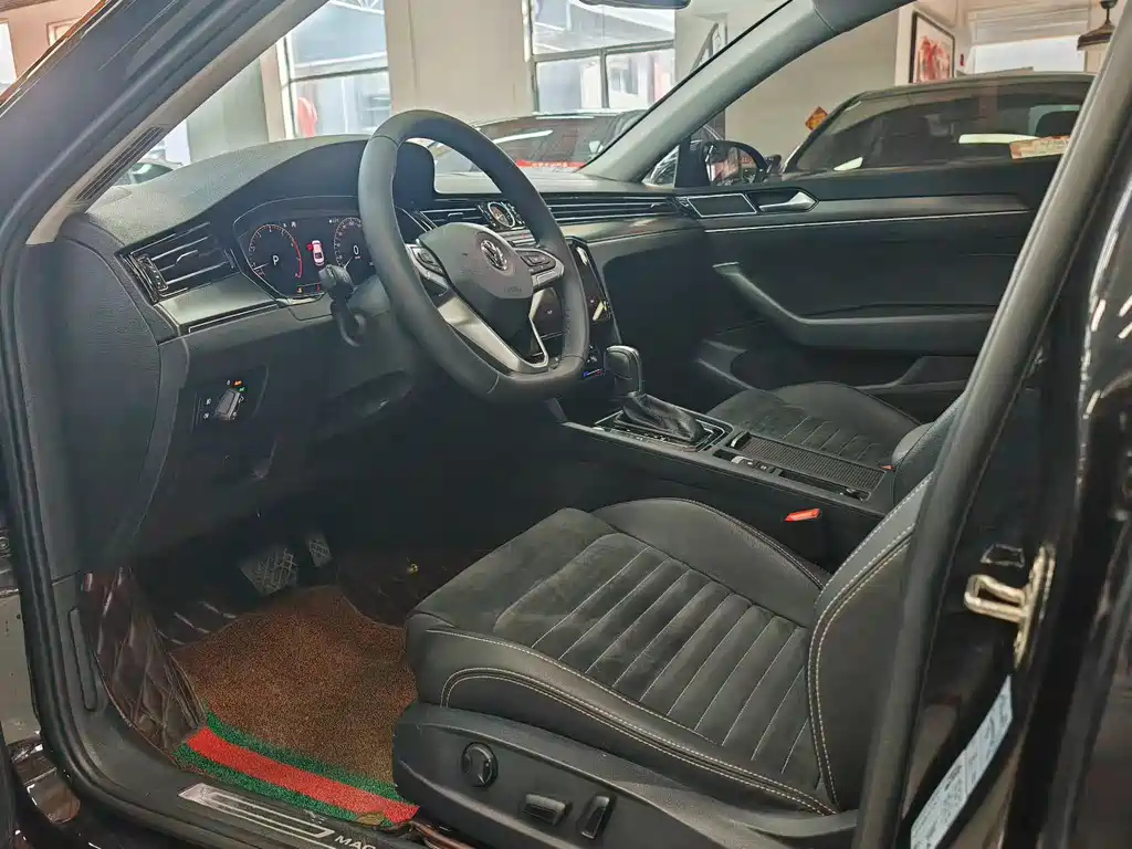 VOLKSWAGEN MAGOTAN 2020