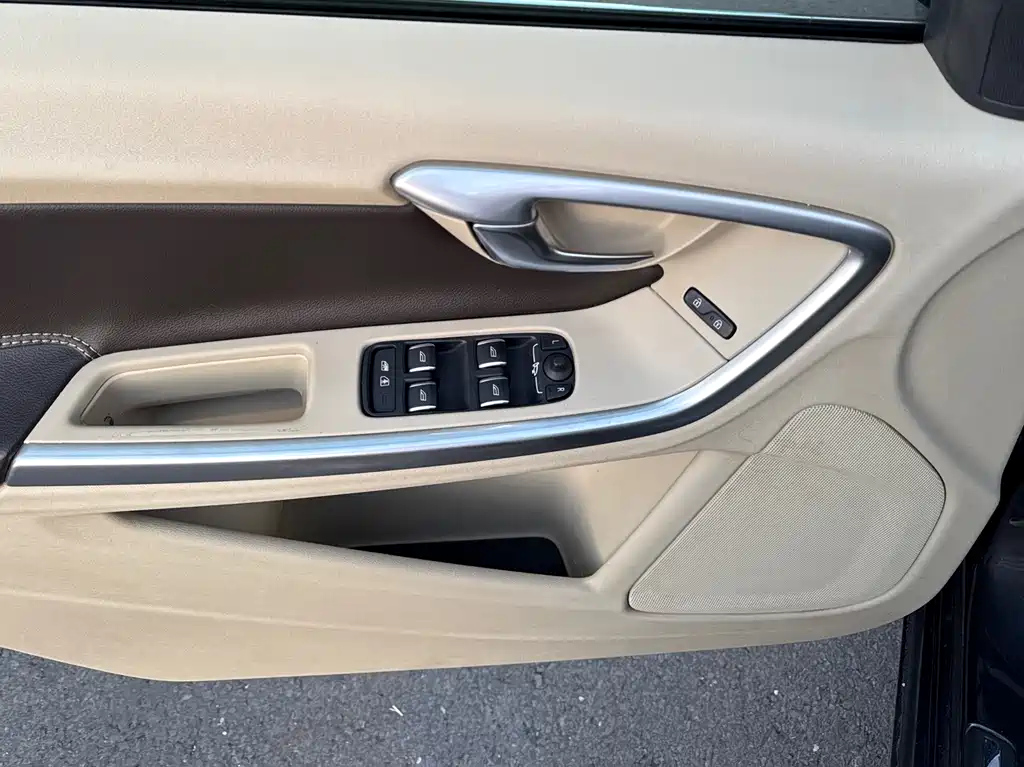 VOLVO S60 2014