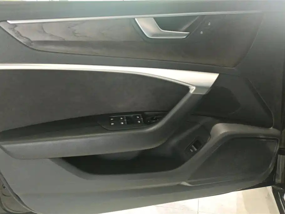 AUDI A6L 2019