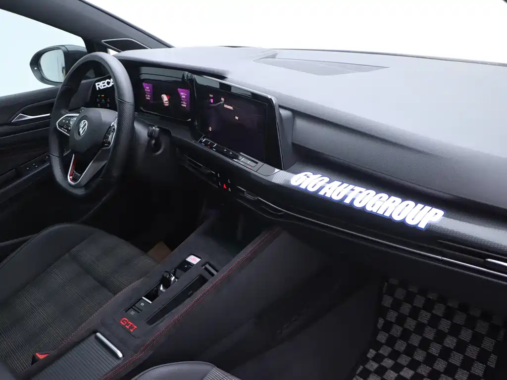 VOLKSWAGEN GOLF GTI 2023