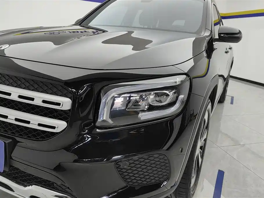 MERCEDES BENZ GLB 2023