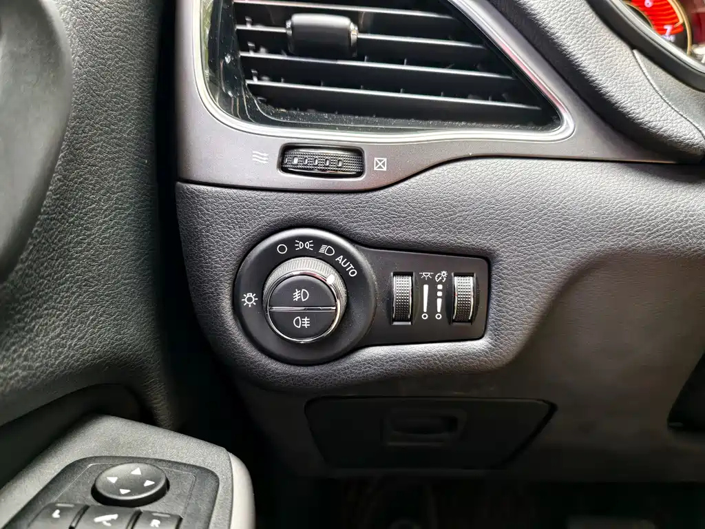 JEEP CHEROKEE 2020
