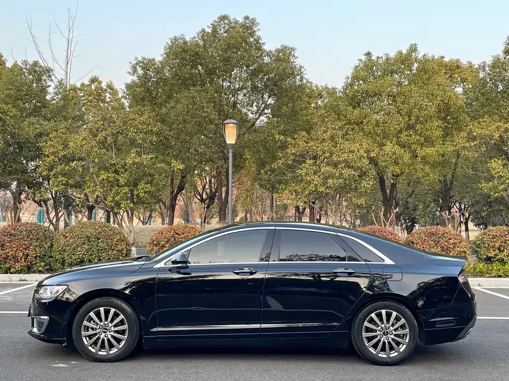 LINCOLN MKZ 2019