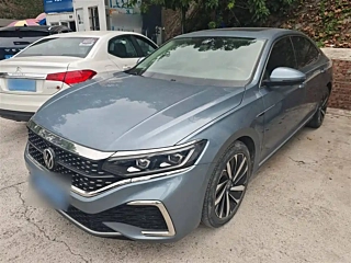 VOLKSWAGEN PASSAT  2022