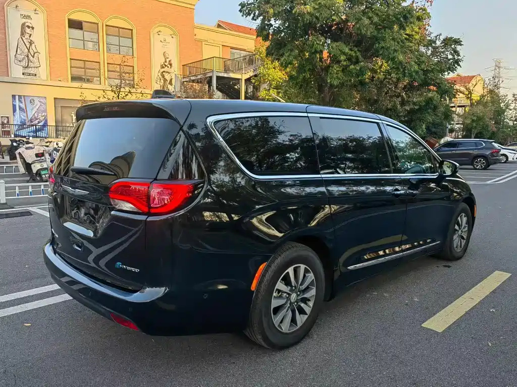 CHRYSLER BIG 捷龙PHEV IMPO 2025