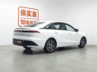 Заказать ROEWE D6