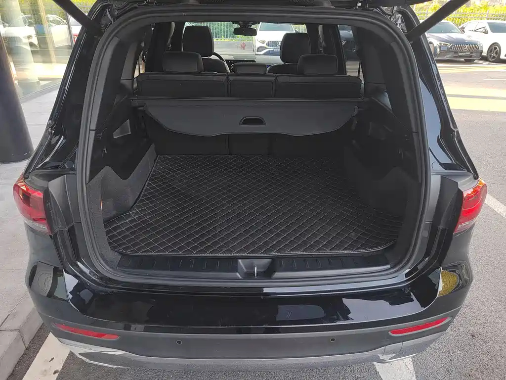 MERCEDES BENZ GLB 2023