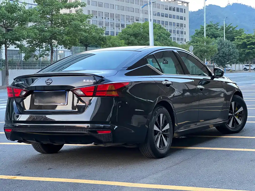 NISSAN TEANA 2019