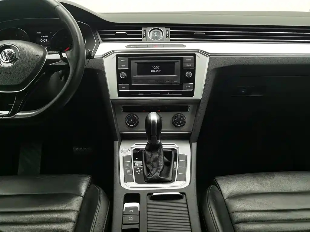 VOLKSWAGEN MAGOTAN 2018