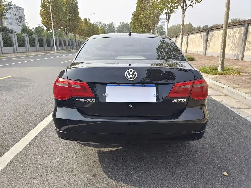 VOLKSWAGEN JETTA 2015