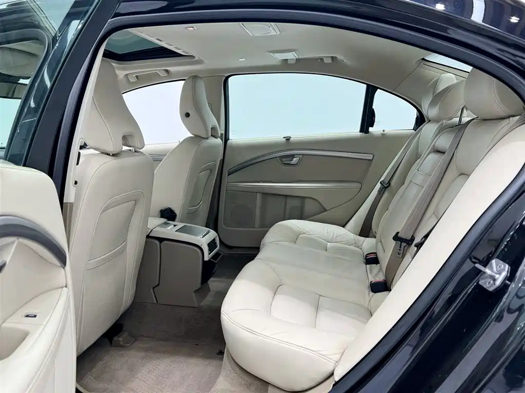 VOLVO S80L 2015