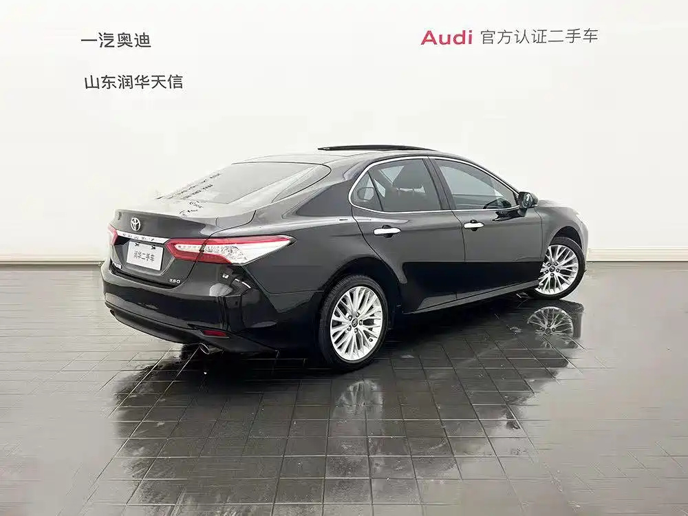 TOYOTA CAMRY 2019