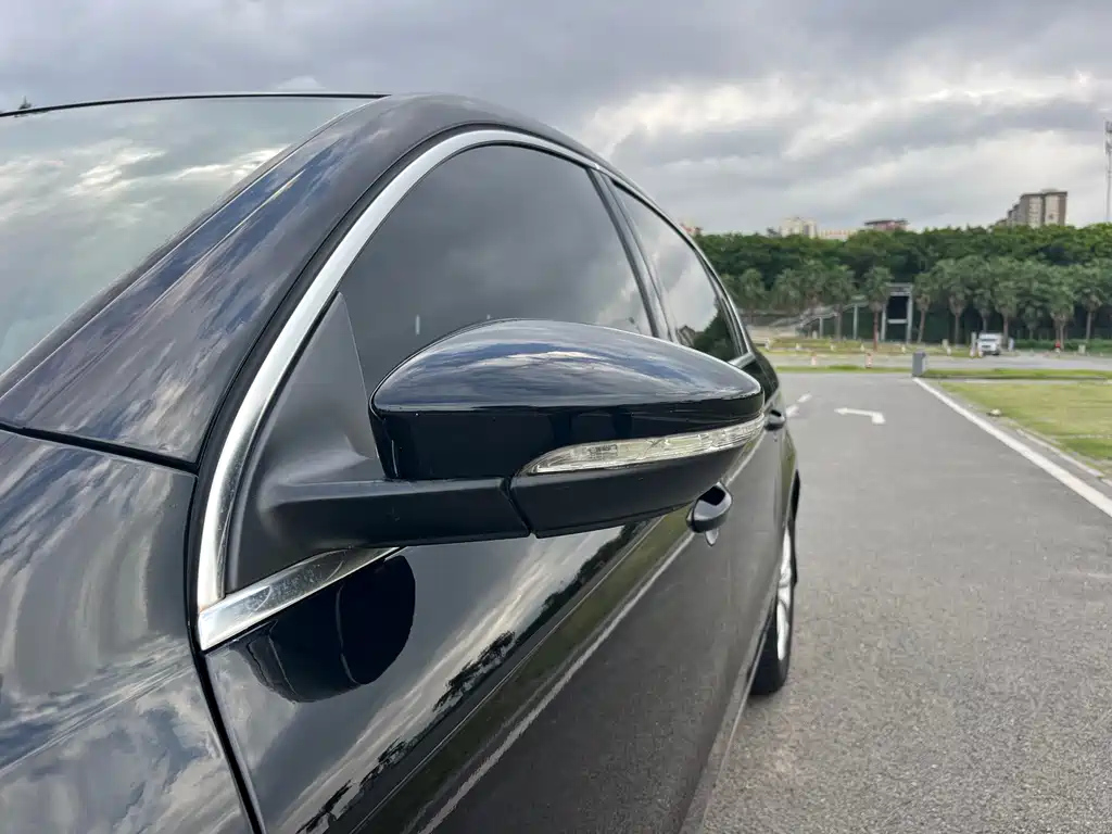 VOLKSWAGEN MAGOTAN 2015