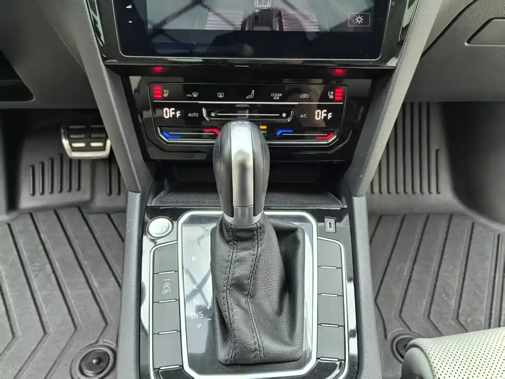 VOLKSWAGEN MAGOTAN 2022