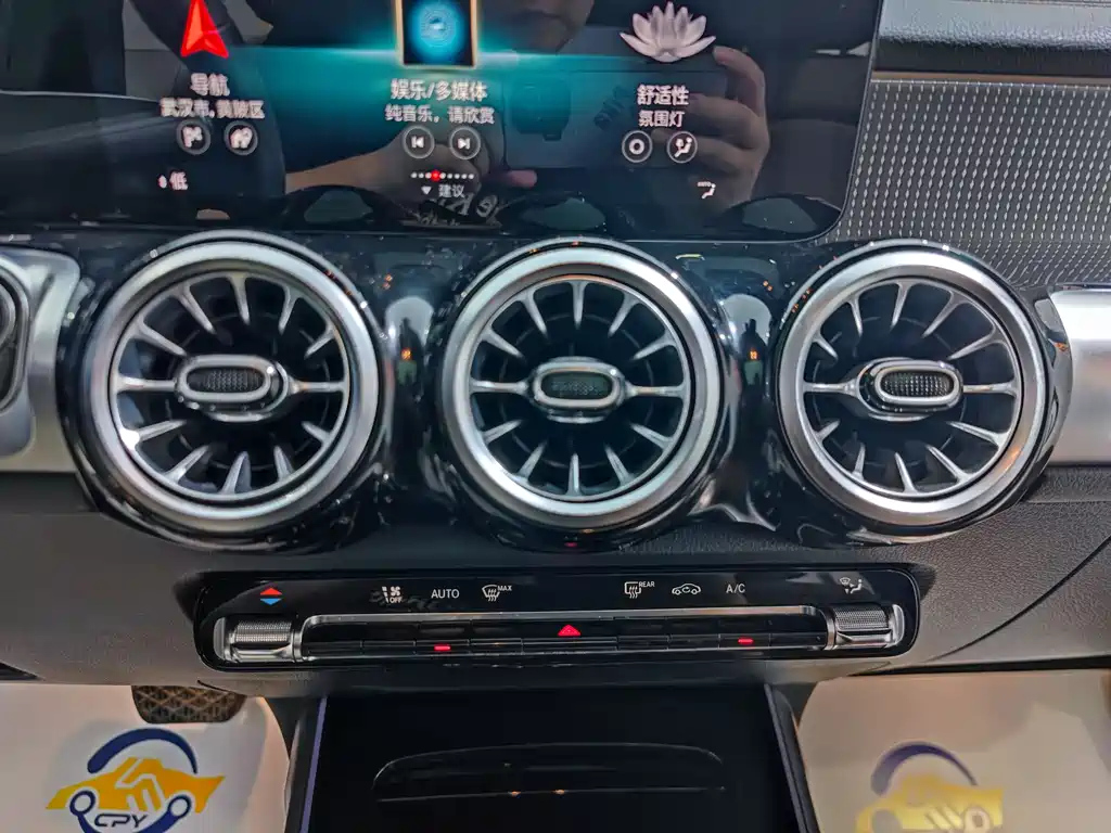MERCEDES BENZ GLB 2021
