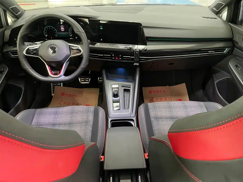 VOLKSWAGEN GOLF GTI 2021