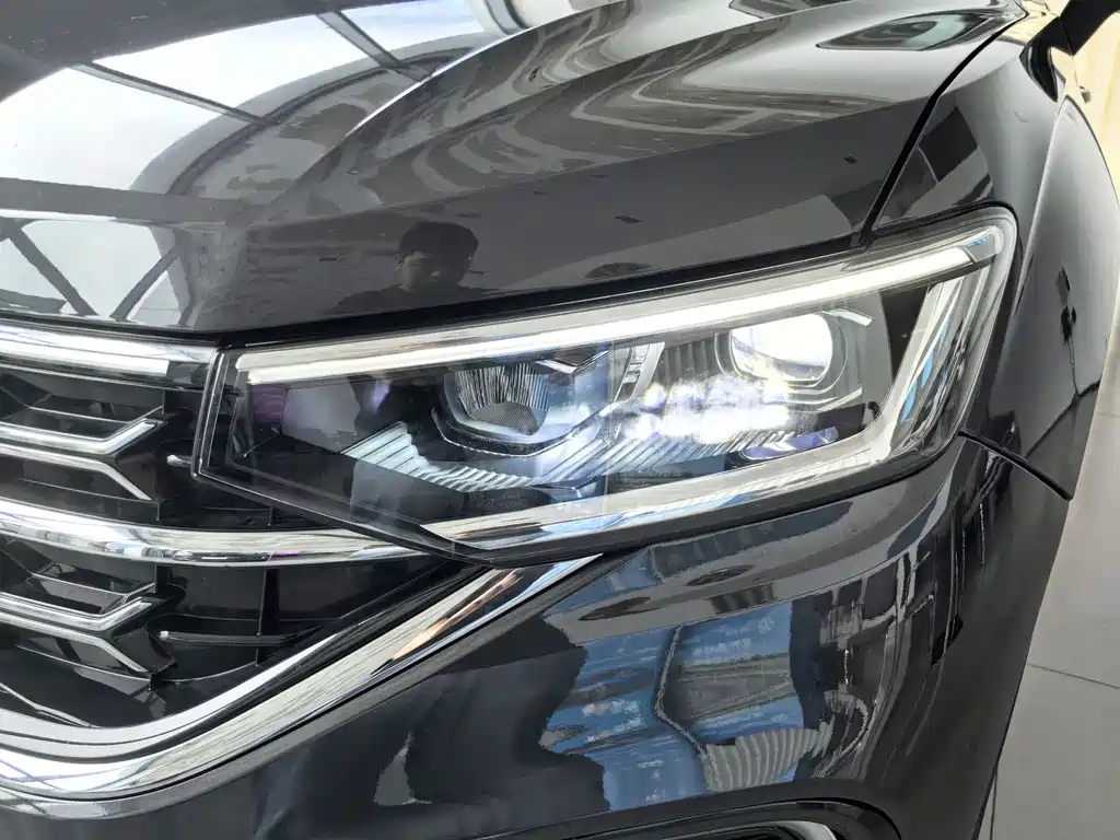 VOLKSWAGEN TAYRON 2023