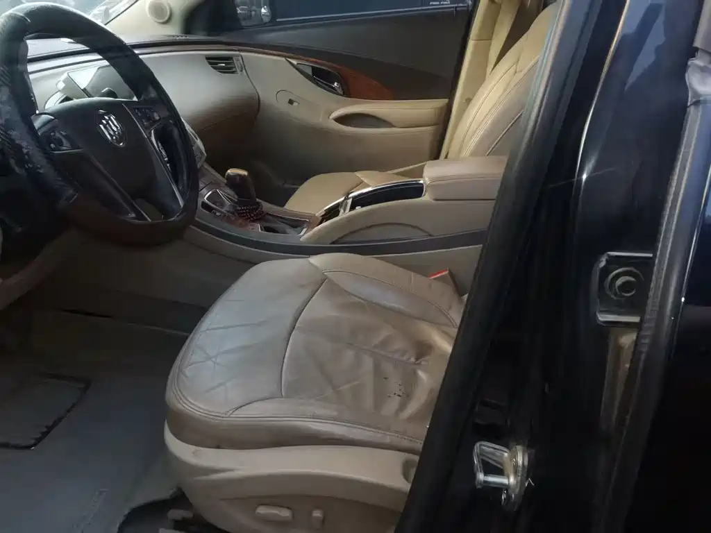 BUICK LACROSSE 2012