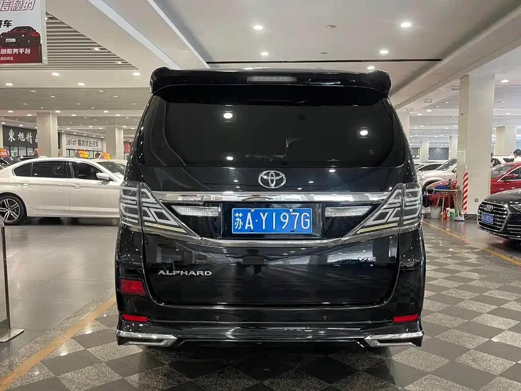 TOYOTA ALPHARD 2012