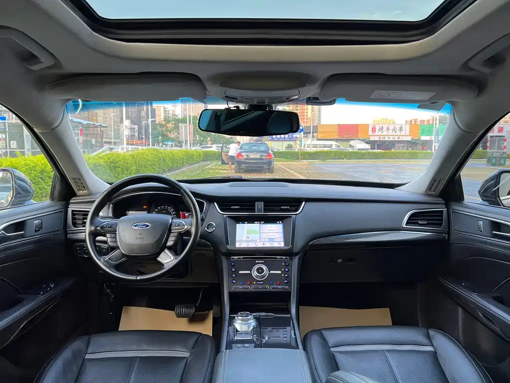 FORD TAURUS 2017
