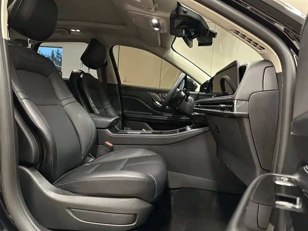 LINCOLN ADVENTURER 2023