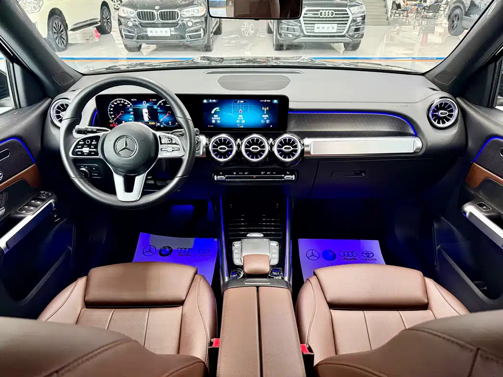 MERCEDES BENZ GLB 2021