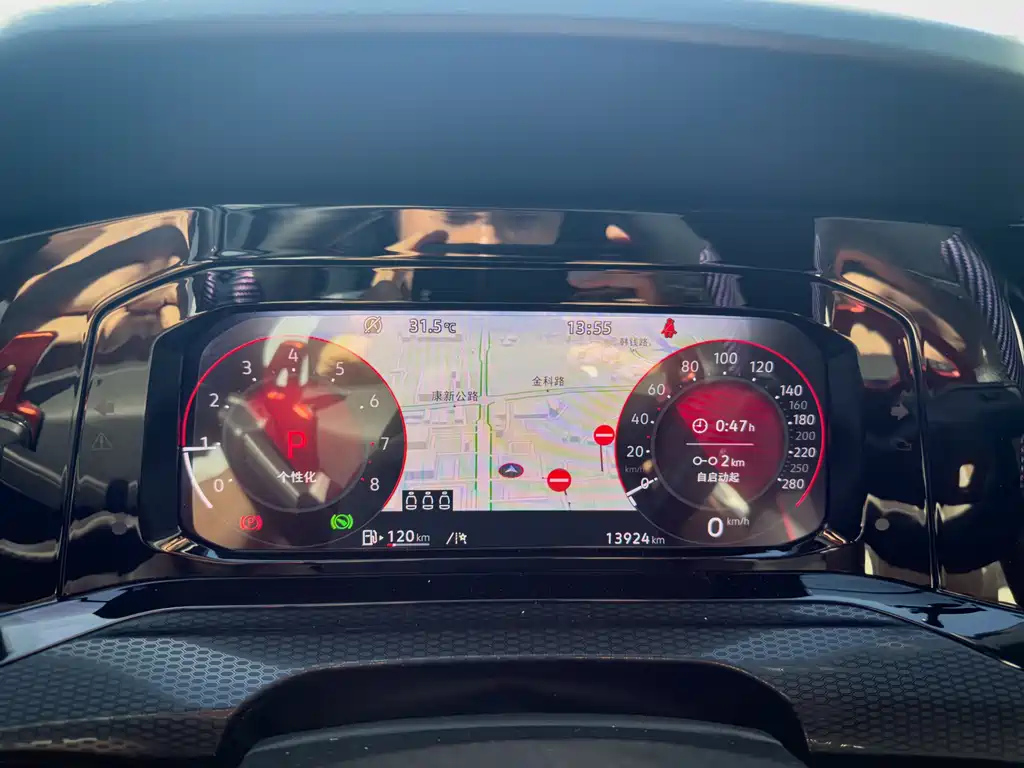 VOLKSWAGEN GOLF GTI 2024